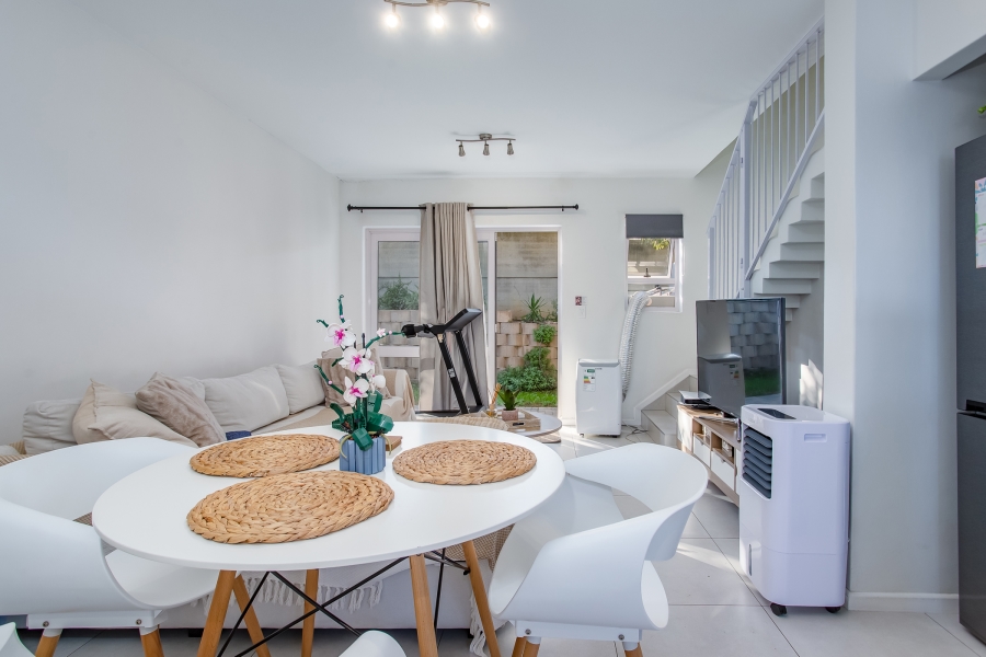 2 Bedroom Property for Sale in Honeydew Country Estate Western Cape